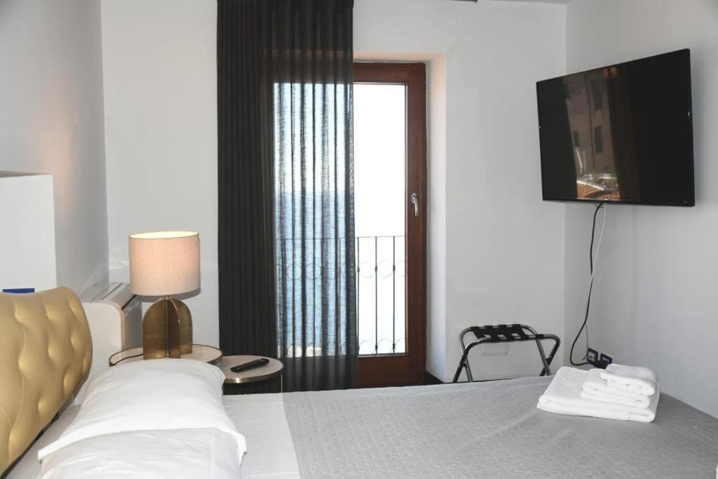 Le Suite Guarinelli B&B Gaeta Exterior photo